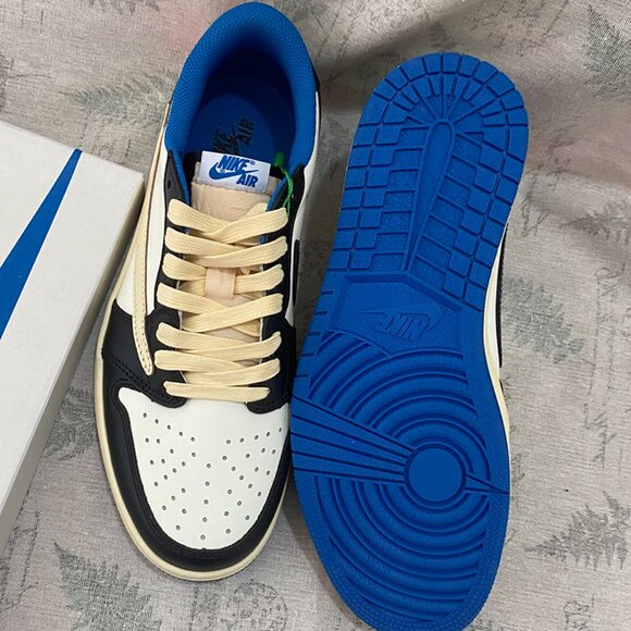 Boys Fragment Design x Travis Scott x Air Jordan 1 Retro Low - Picture 5 of 8